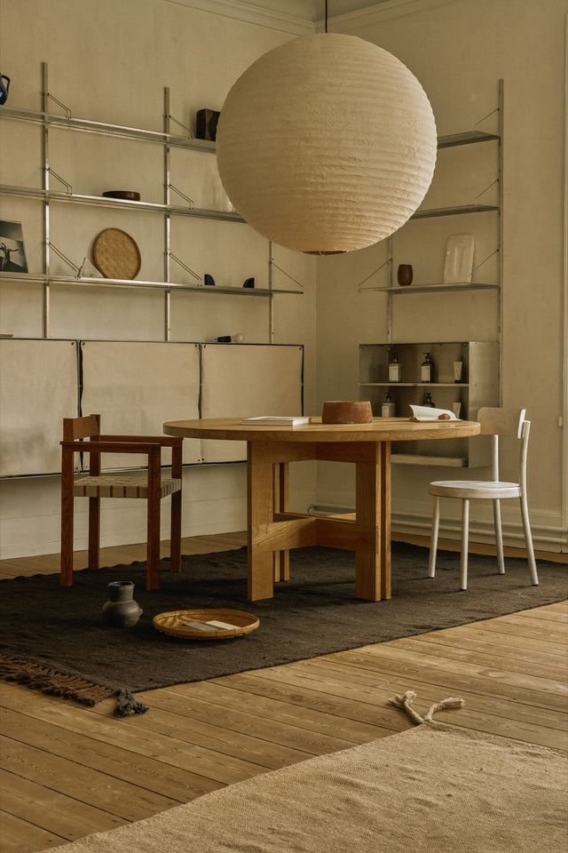 Stuhl | Symmetry