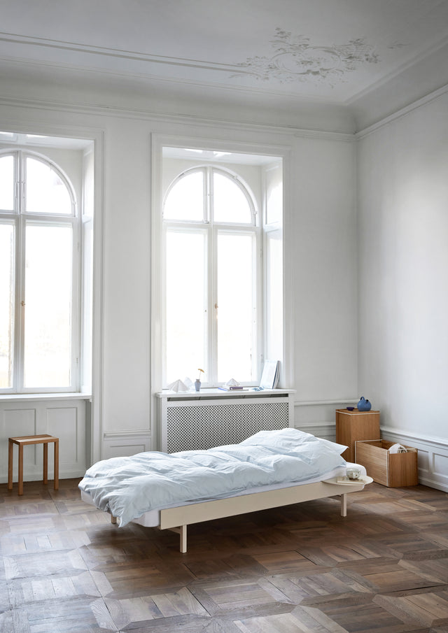 MOEBE bed 90cm low