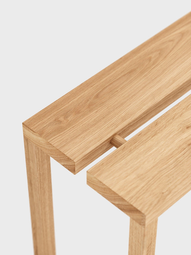 Bank | Peg Bench