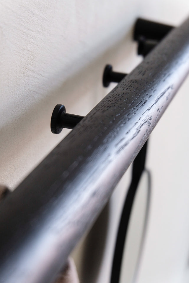 Hook rail | Haldar 60cm black oak