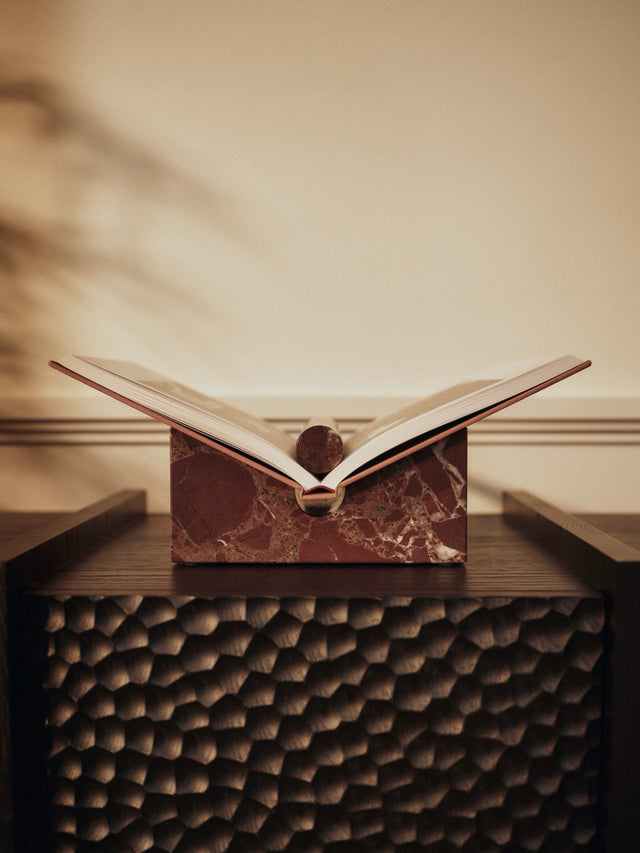 Tvara Book Stand - Rosso Levanto
