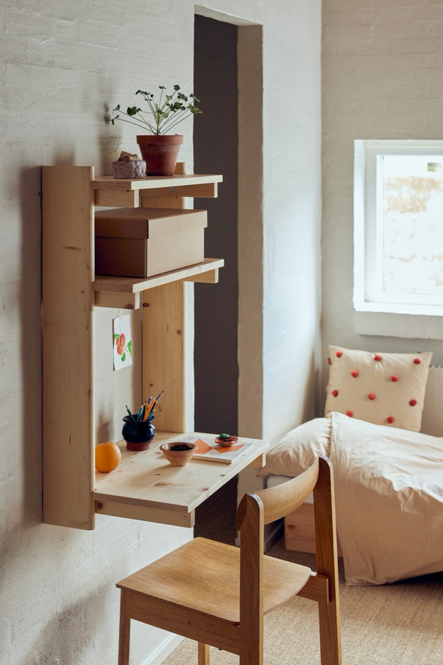 Wandregal mit Schreibtisch | Beam