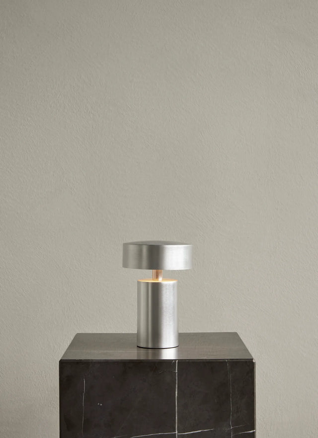 Column table lamp