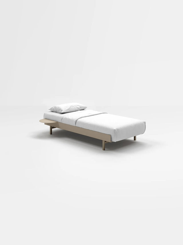 MOEBE bed 90cm low