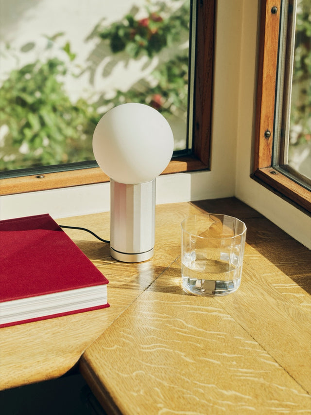 Tischleuchte | Turn on Table Lamp Aluminium
